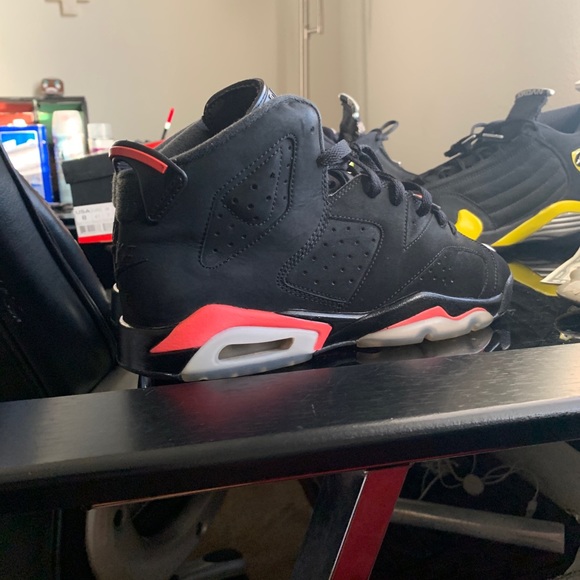 Jordan 6 retro Infrared SIZE 7Y - Picture 2 of 2